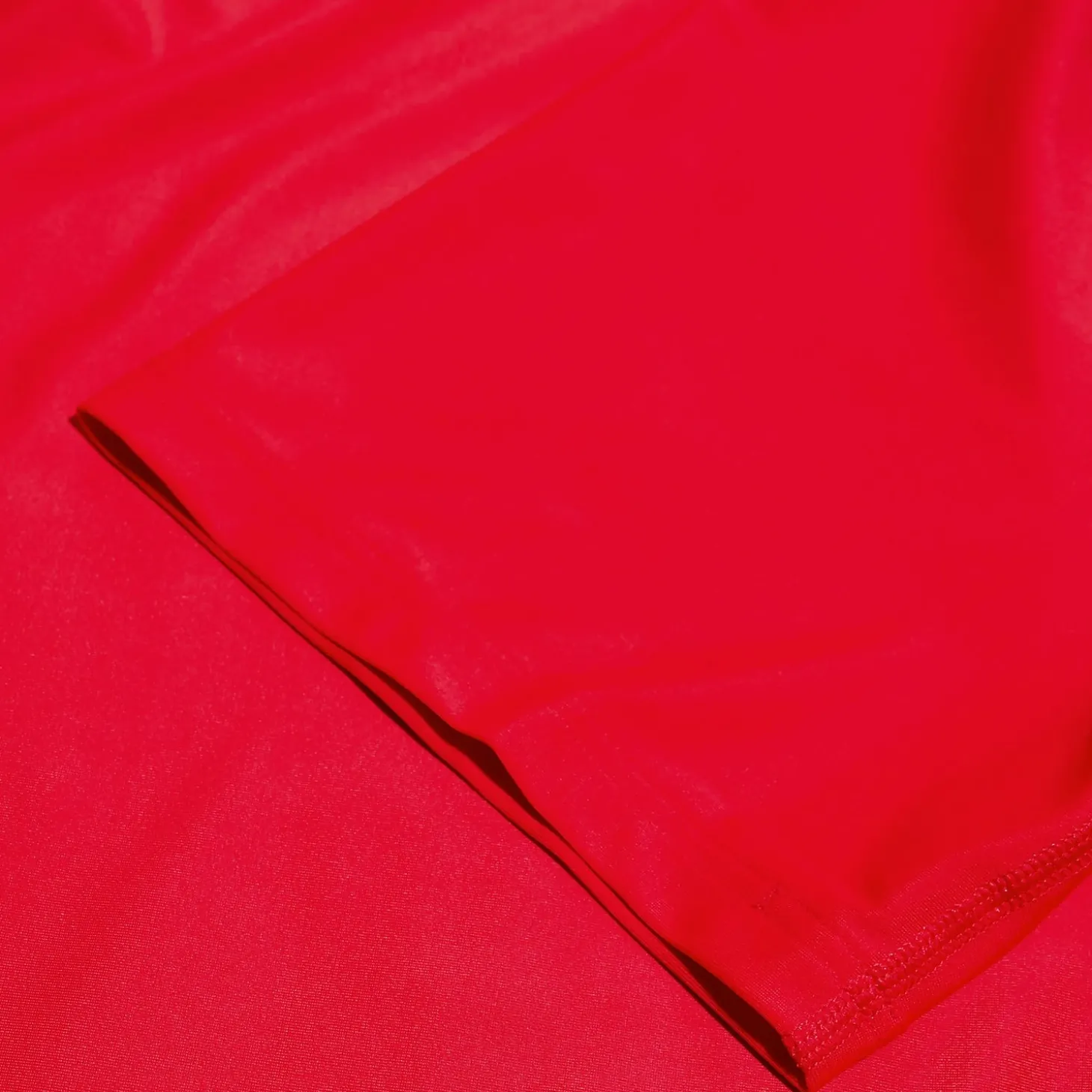 Haut de bain Homme à manches courtes Essential rouge