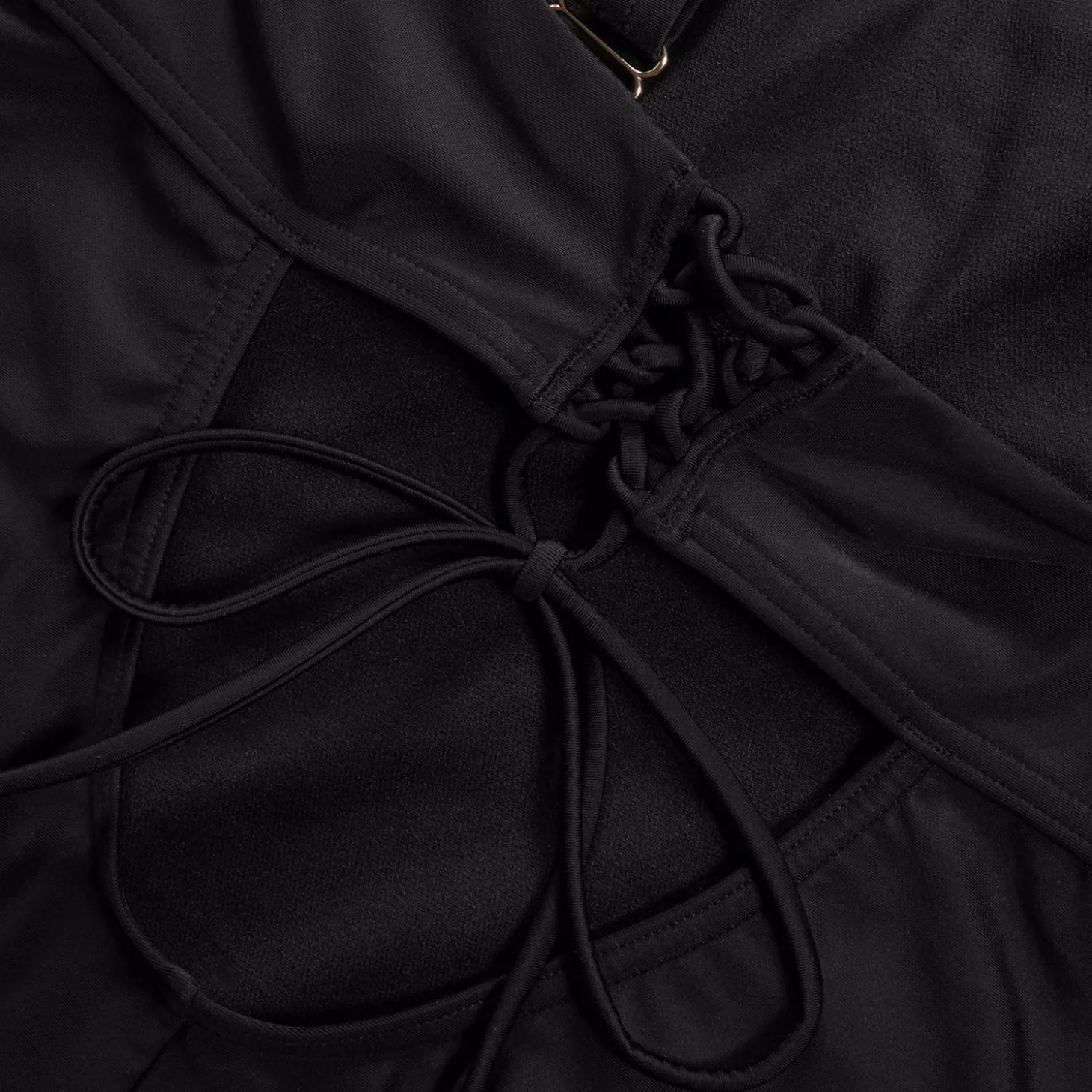 Maillot de bain asymétrique Femme effet galbant noir