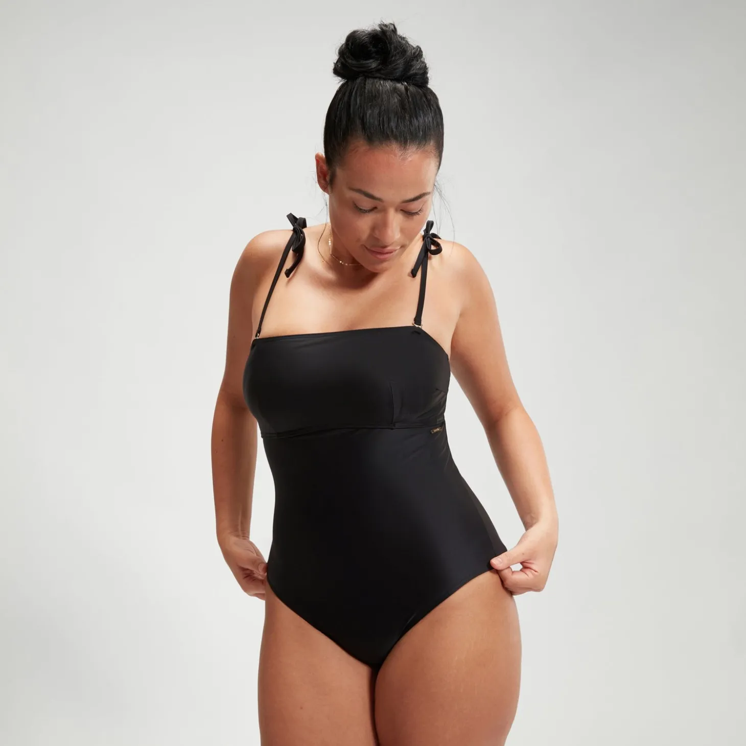 Maillot de bain Femme effet galbant Bandeau noir