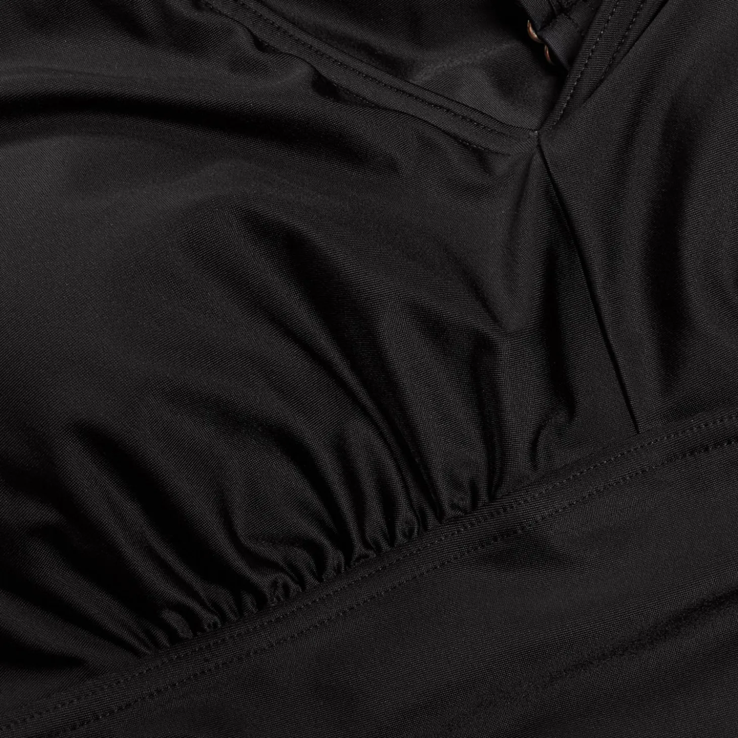 Maillot de bain Femme effet galbant col en V noir