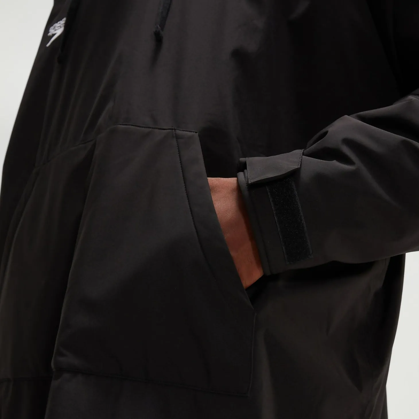 Poncho à manches longues pour adulte noir/rouge