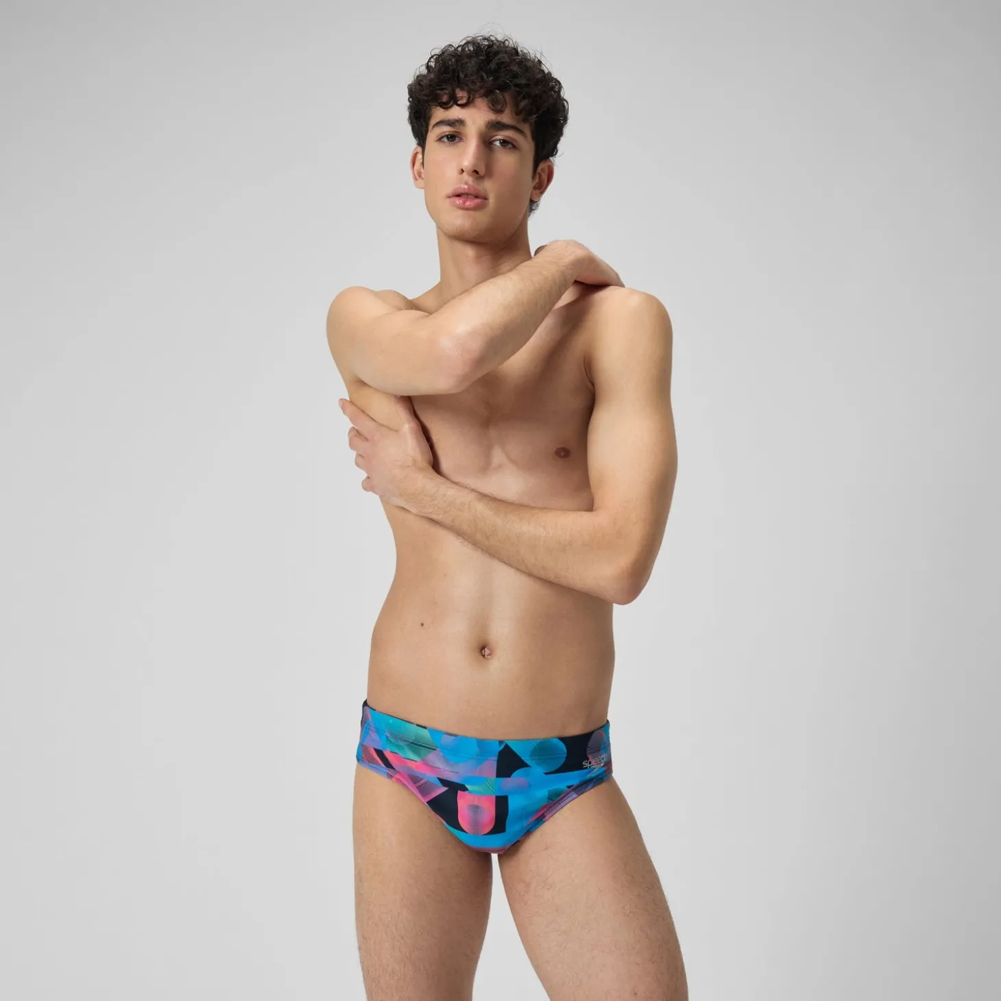 Slip de bain Hommes 7 cm Allover Digital pour Hommes Bleu marine profond/Rouge sirène